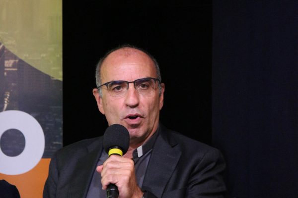 J. Clavería